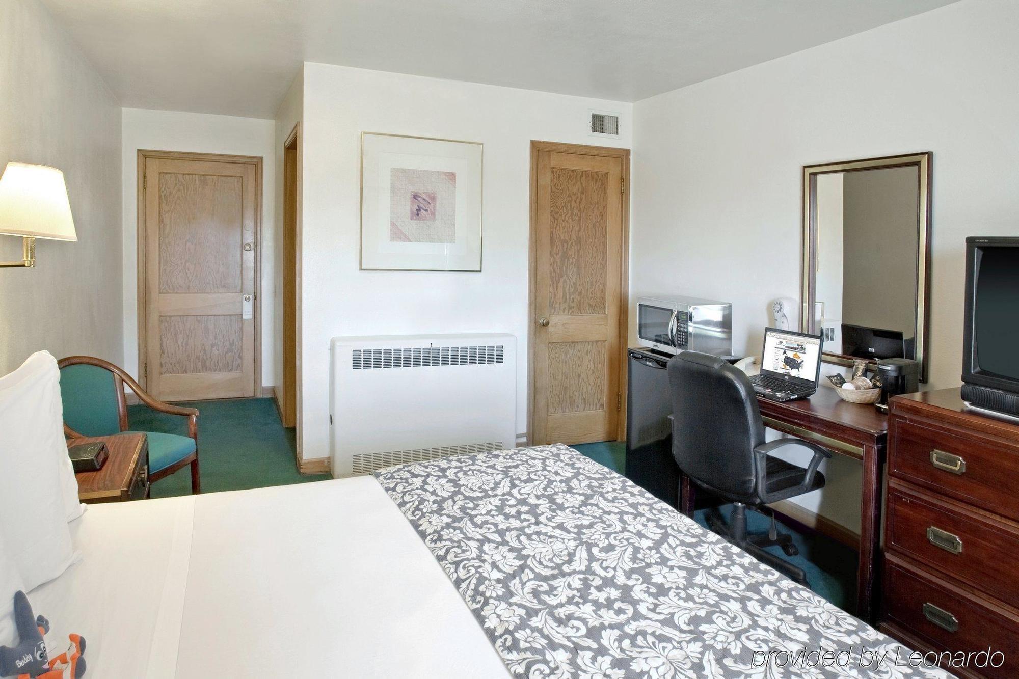 Valued Stay Mayflower Madison Room photo