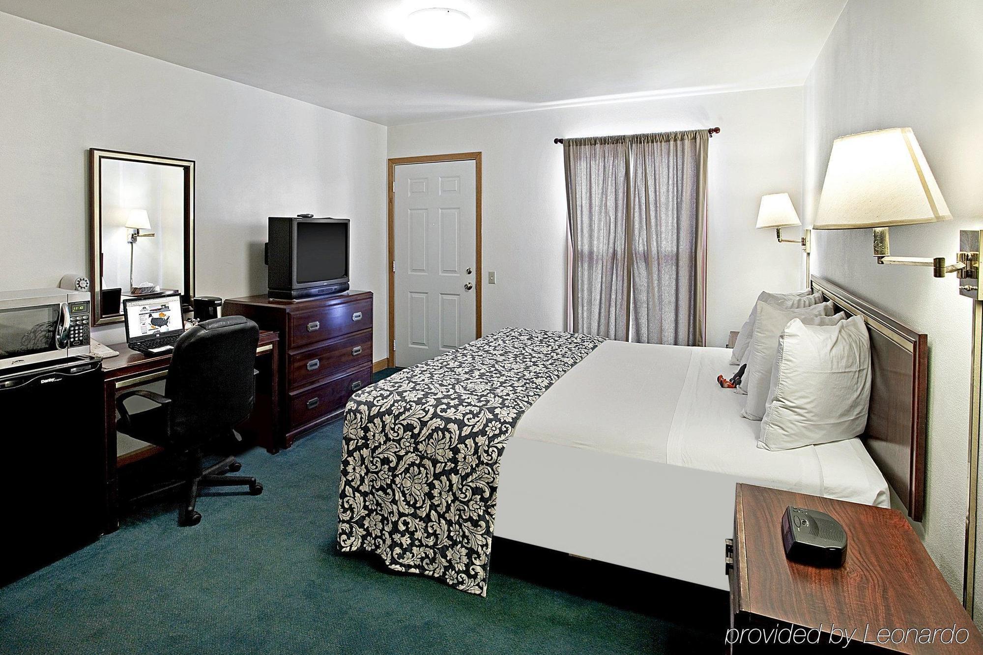 Valued Stay Mayflower Madison Room photo